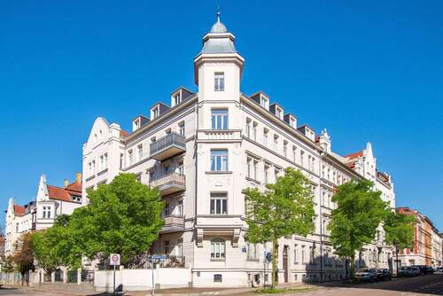 Gebäudeansicht - ALTBAUCHARME IN LEIPZIG-GOHLIS Gehobene 3-Raum-Wohnung mit Balkon und Parkettboden