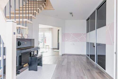 Eingangsbereich & Wohnflur - 