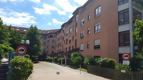 Bild 1 - helle 2-Zimmer-Wohnung mit Balkon und Einbauküche in Augsburg