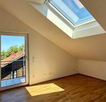 Traumhafte 3-Zimmer-Dachgeschosswohnung mit Südausrichtung und großem Balkon - Traunstein Kammer