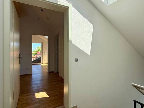 Wohnungseingang - 3 Zimmer Etagenwohnung zur Miete in Traunstein