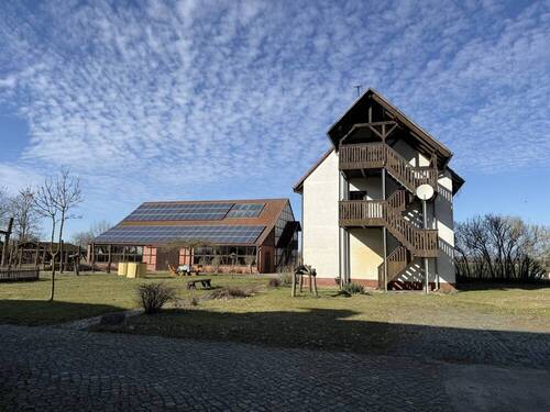 Remise und Haupthaus - 