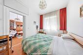 Schlafzimmer Vorderhaus EG - 