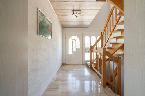 Flur - Mehrfamilienhaus, Wohnhaus mit 209,50 m&sup2; in Auhausen zum Kaufen