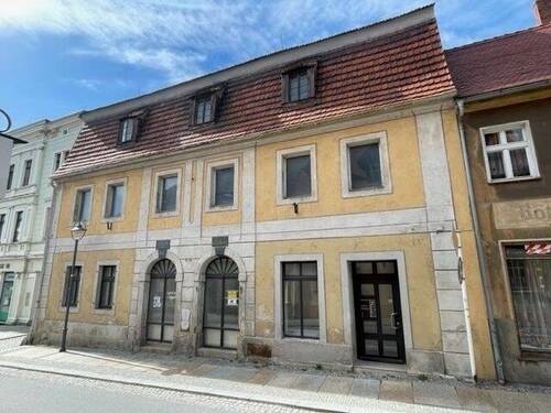 Straßenansicht - 8 Zimmer Mehrfamilienhaus, Wohnhaus zum Kaufen in Reichenbach/Oberlausitz