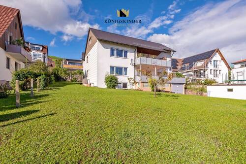 Außenansicht - Geräumiges Zweifamilienhaus mit Garten, Garage, modernisiertem Dach und Ausbaureserve in Remshalden