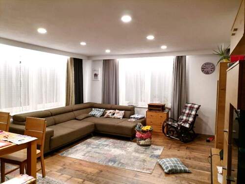 Wohnzimmer - 3 Zimmer Etagenwohnung in Seckach / Großeicholzheim