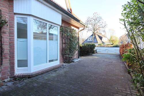 Auffahrt - Doppelhaushälfte mit 103,30 m&sup2; in Bad Oldesloe zum Kaufen