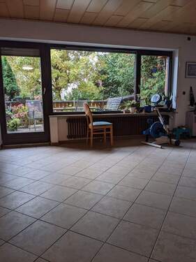 platzbietender Wohnbereich - 4 Zimmer Reihenmittelhaus zum Kaufen in Aschaffenburg