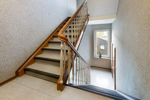 Treppenhaus - 2 Zimmer Etagenwohnung zum Kaufen in Essen