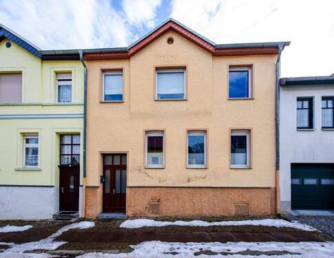 Frontansicht - 4 Zimmer Reihenmittelhaus zum Kaufen in Ballenstedt