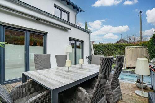 Terrasse mit Jacuzzi - 