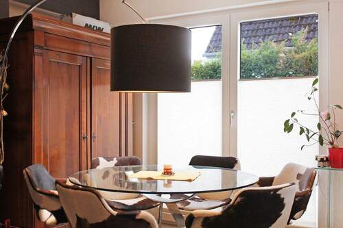 Gemütlicher Essbereich - Doppelhaushälfte mit 152,00 m&sup2; in Ismaning zum Kaufen