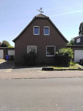 20250514_143846.jpg - ***BÜSCHER IMMOBILIEN*** PREIS REDUZIERT!! Vermietetes und umfangreich renoviertes Einfamilienhaus mit großem Grundstück im Osten der Stadt