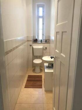 Separates WC /mit Spülbecken - Etagenwohnung mit 67,00 m&sup2; in Fürth zum Kaufen