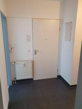 Eingangsbereich links Bad - 