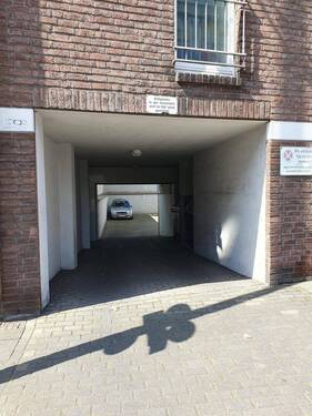 Garagenzufahrt von Straße - 