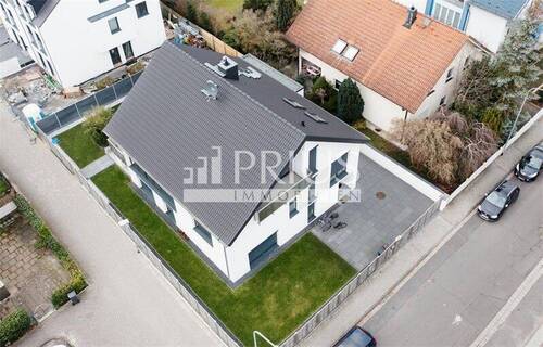 Aussenansicht Vogelperspektive - Freistehendes luxoriöses Einfamilienhaus mit Einliegerwohnung