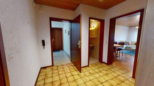 Wohnungseinang Flur - 3 Zimmer Etagenwohnung in Karlsdorf-Neuthard