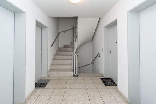 Treppenhaus, Robinienweg 6 - 