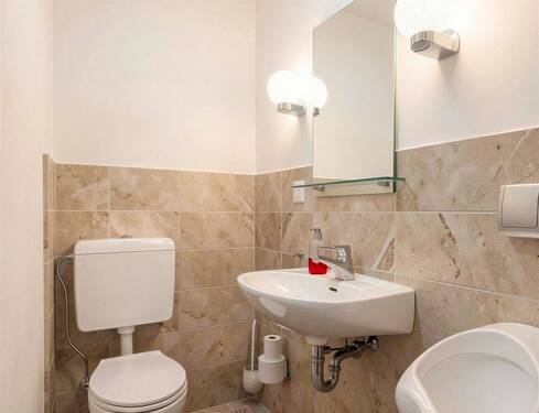 Badezimmer - Erdgeschoss - (KI generiert) - 