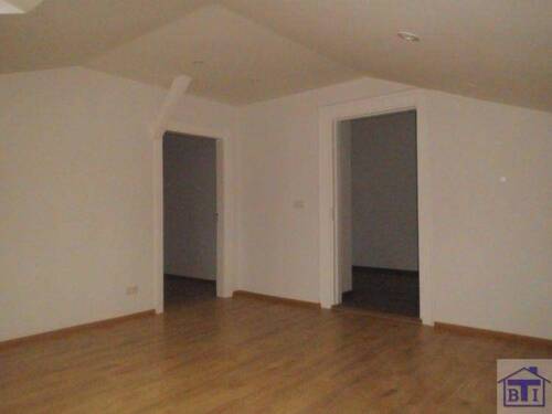 Zimmer - Etagenwohnung mit 93,00 m² in Zittau zur Miete