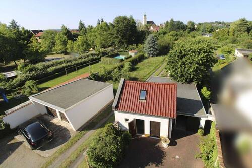 Blick auf das Grundstück - 