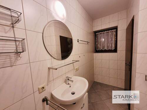 Bad mit Lichtschacht.jpg - 