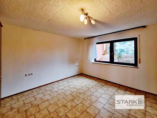 Schlafzimmer Fenster zur Terrasse.jpg - 