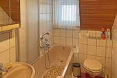 Dachgeschoss Badezimmer - 