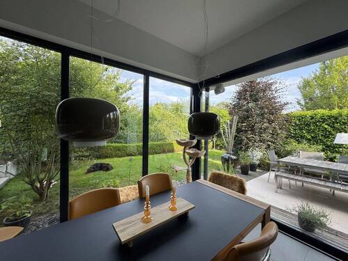 Blick vom Wohnzimmer in Garten - 