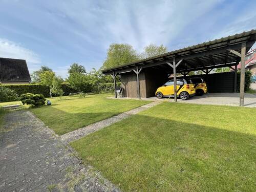 Doppelcarport mit angeschlossenem Geräteschuppen - 