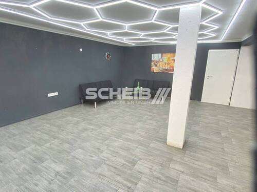 pflegeleichter Fliesenboden - Büro in Schwäbisch Hall