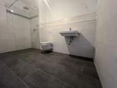 Badezimmer mit Dusche - 