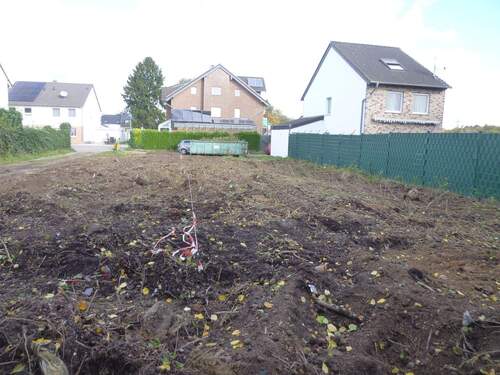  Mittleres Grundstück mit Garage. Von hinten - Grundstück zum Kaufen in Eschweiler