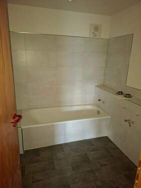 Bad - Etagenwohnung mit 70,40 m² in Zeulenroda-Triebes zur Miete