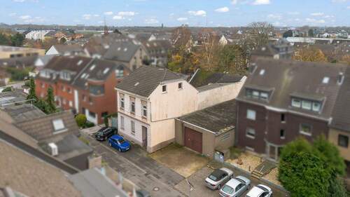 Drohnenaufnahme Straßenansicht - 