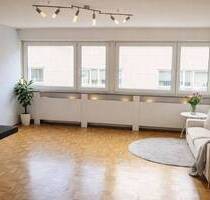 Lichtdurchflutete 2-Zimmer-Wohnung mit Aufzug in Toplage Stuttgart-West (Feuersee)