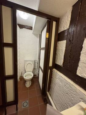 WC - 