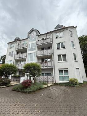 Außenansicht - Geräumige 2ZKB-Etagenwohnung in zentrumsnaher Lage
