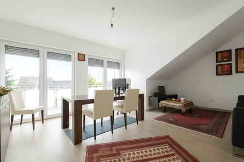 Wohnzimmer - 2 Zimmer Etagenwohnung zum Kaufen in Neuss