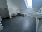 Badezimmer mit Badewanne - 