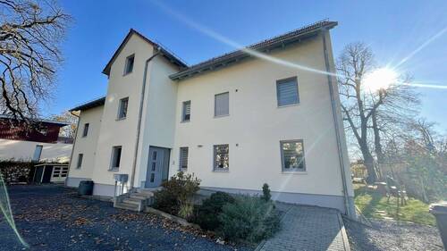 Hausansicht vom Parkplatz - 