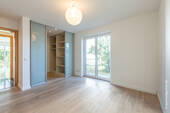 Hauptschlafzimmer mit Schrank - 