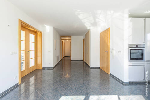 Weitere Ansicht des Eingangs - 