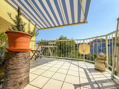 Balkon mit Markise - 