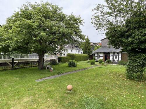 Bild 2 - 5 Zimmer Doppelhaushälfte zum Kaufen in Breitscheid