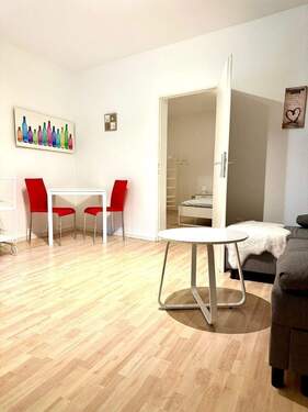 Essbereich - +++ RENOVIERTE- MÖBLIERTE- 2-ZIMMER -WOHNUNG - PERFEKT FÜR PENDLER +++