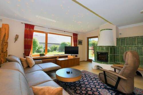 Wohnzimmer mit Blick zum Garten - 