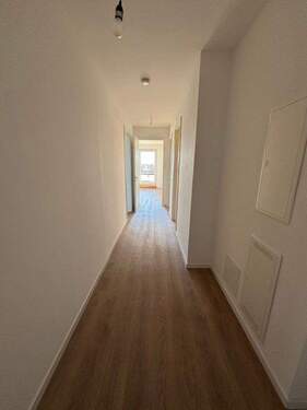 Flur - 3 Zimmer Etagenwohnung zur Miete in Schönefeld